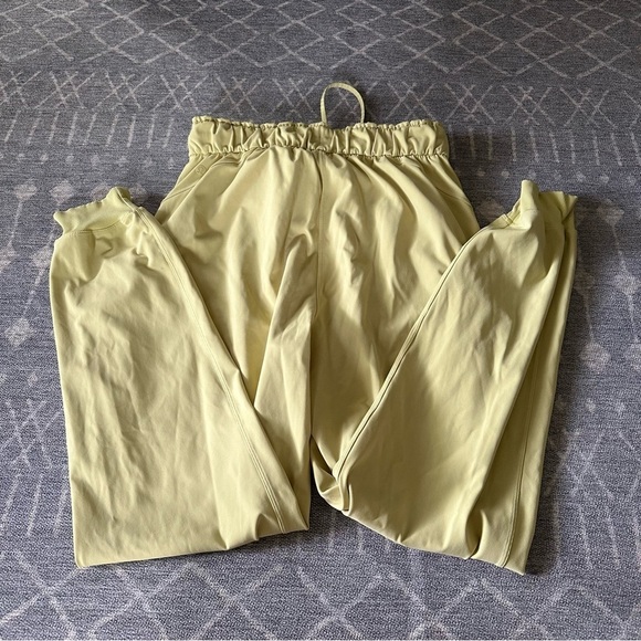 Lululemon Stretch High-Rise Jogger Full Length Finch Yellow Size 6 - Picture 10 of 12